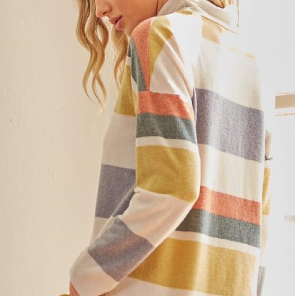 🆕🌿STRIPED TURTLENECK TOP 🌿 - Picture 5 of 6